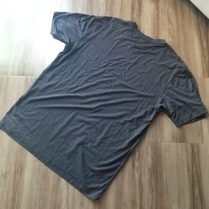 Fabletics Relaxed 24/7 tee - size Large (runs small) - condition : New